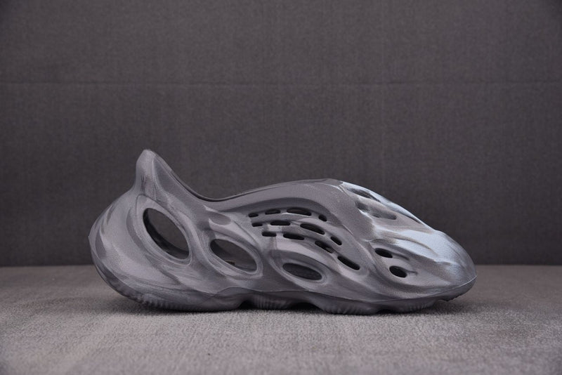 Adidas Yeezy Foam Runner "Granite"