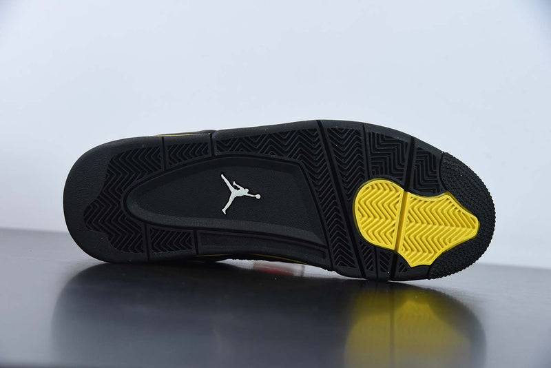 Nike Air Jordan 4 Retro "Thunder"