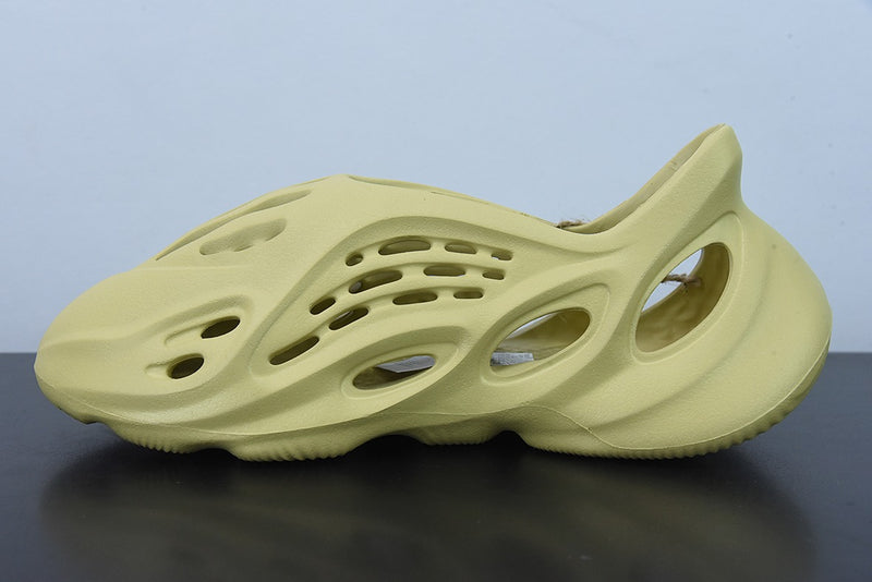 Adidas Foam Runner