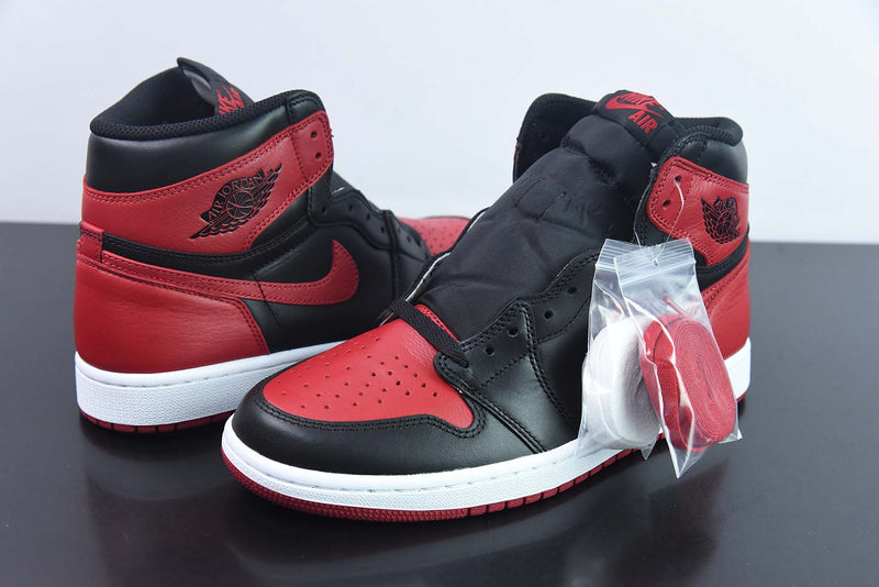 Nike Air Jordan 1 High "Bred Banned (2016)"