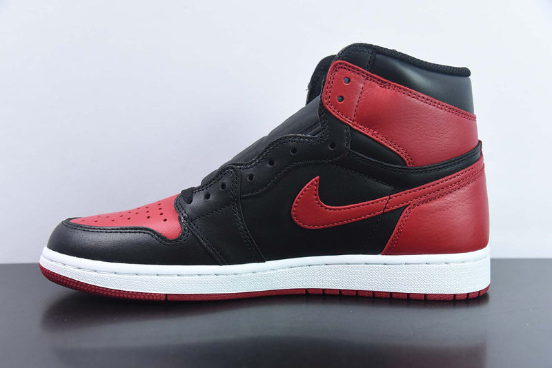 Nike Air Jordan 1 High "Bred Banned (2016)"