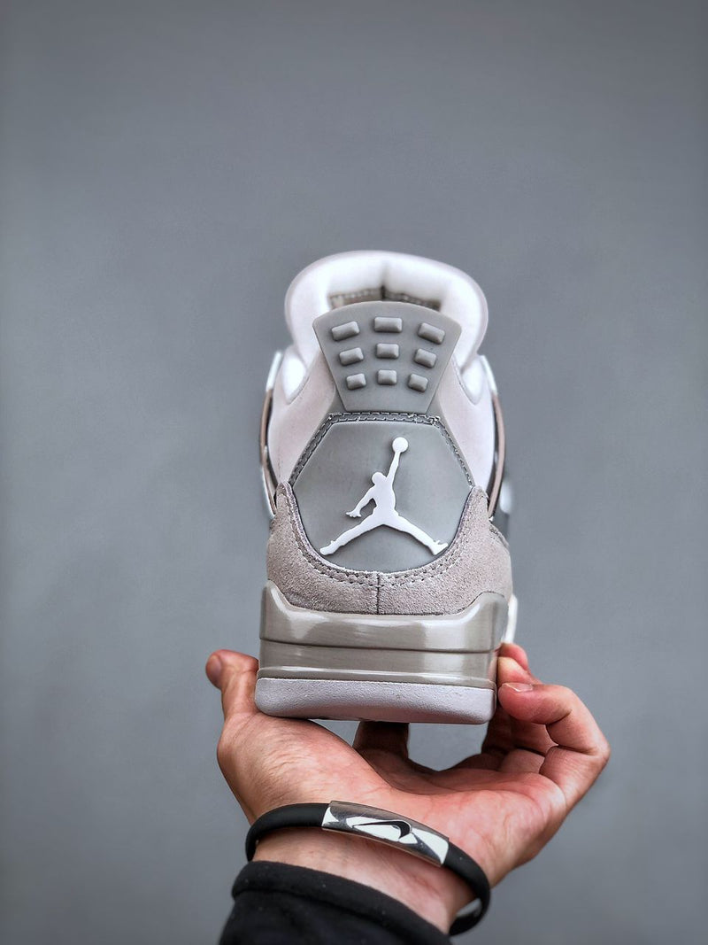 Nike Air Jordan 4 Retro "Frozen"