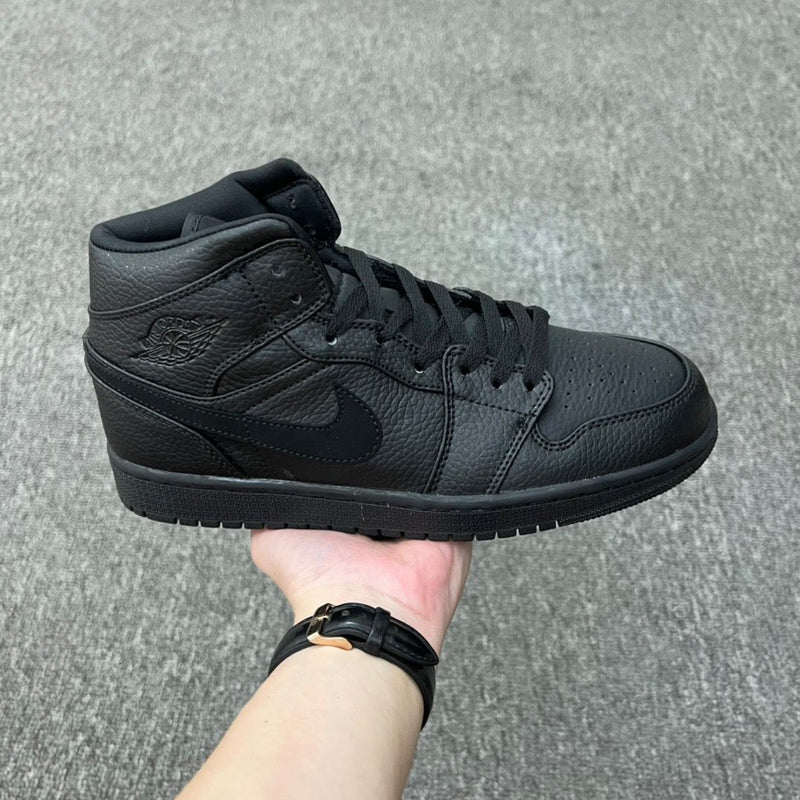 Nike Air Jordan 1 Mid "Triple Black"