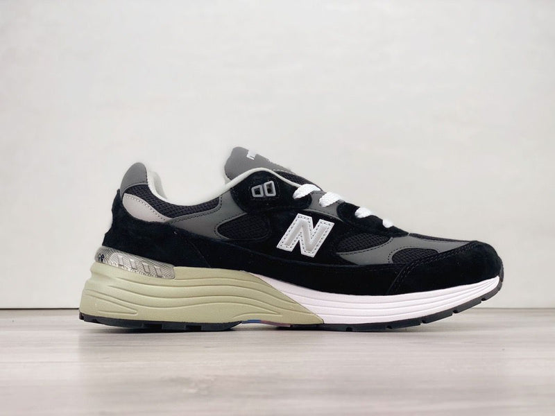 New Balance 992 "Black Grey Suede"