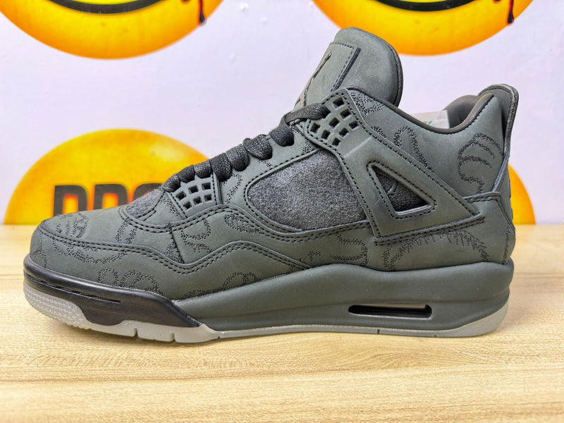 Nike Air Jordan 4 Retro Kaws "Black"