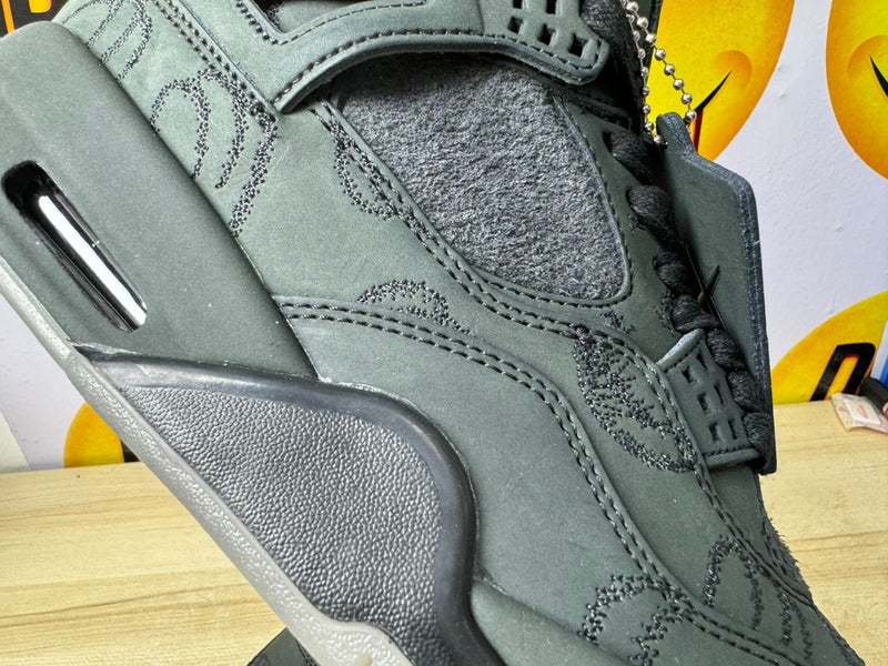 Nike Air Jordan 4 Retro Kaws "Black"