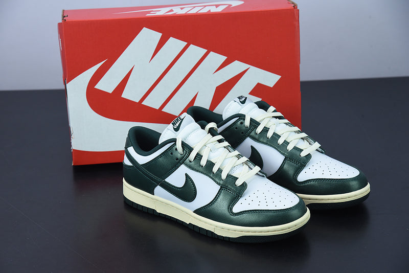 Nike Dunk Low "Vintage Green"