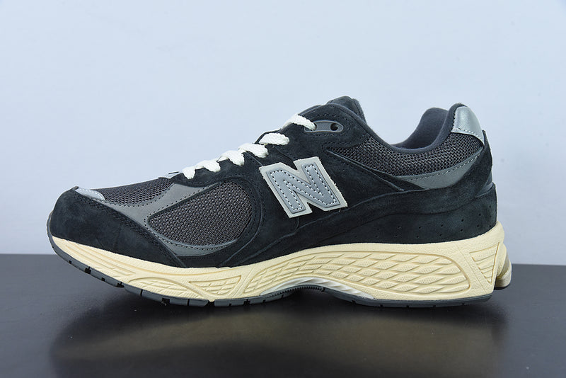 New Balance 2002R "Black Dark Grey"