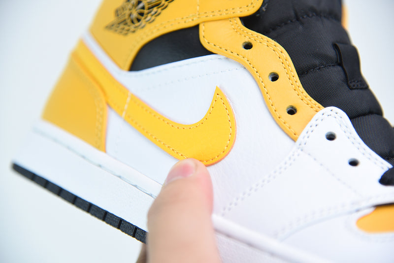 Nike Air Jordan 1 Mid "University Gold"