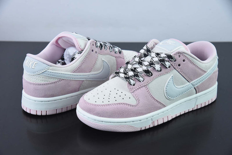 Nike Dunk Low "Pink Suede"