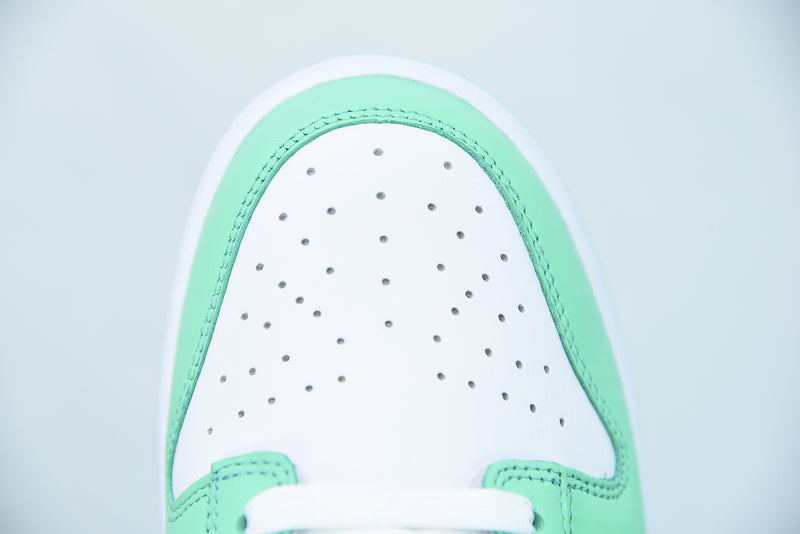 Nike Dunk Low "Green Glow"