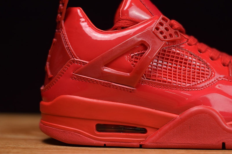 Nike Air Jordan 4 "University Red"