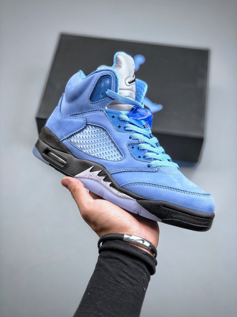 Nike Air Jordan 5 Retro "UNC University Blue"