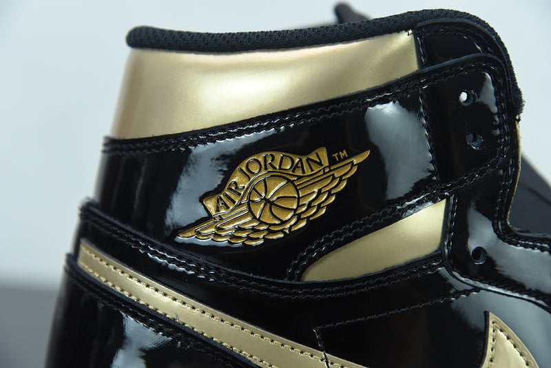 Nike Air Jordan 1 High “Black Metallic Gold“