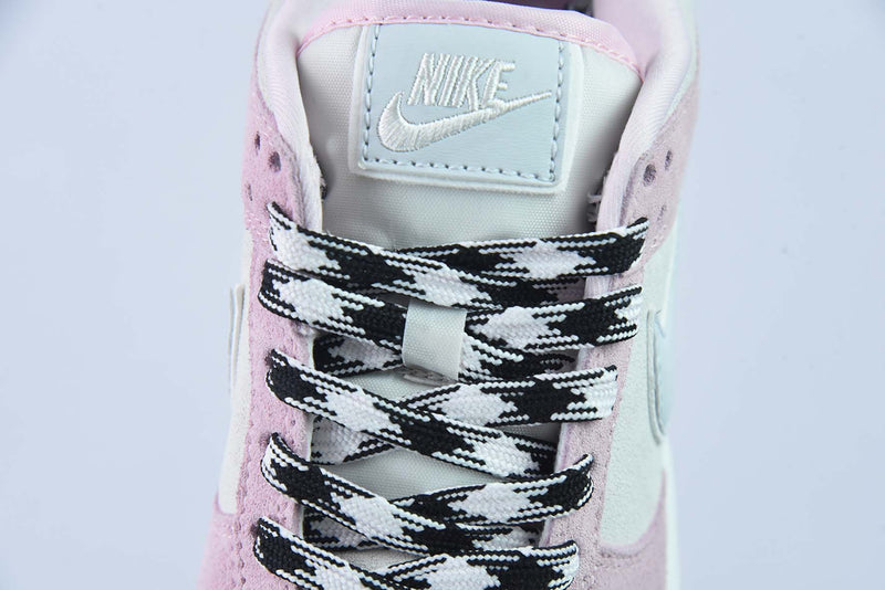 Nike Dunk Low "Pink Suede"