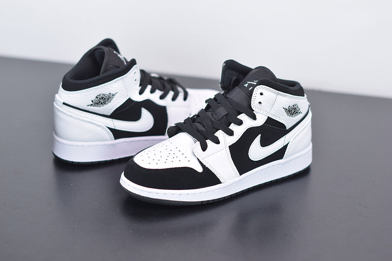 Nike Air Jordan 1 Mid White Black "Tuxedo"