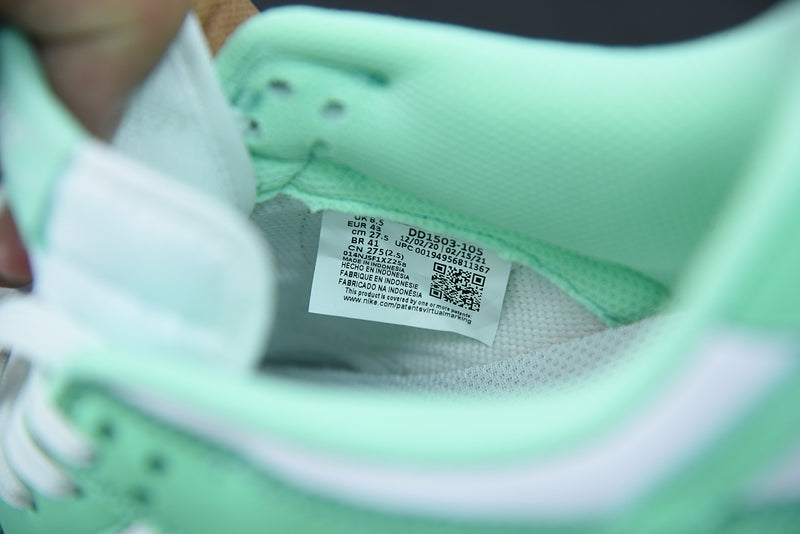 Nike Dunk Low "Green Glow"