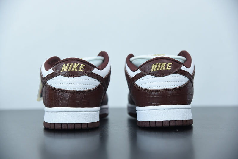 Nike Supreme x Dunk Low OG SB QS 'Barkroot Brown'