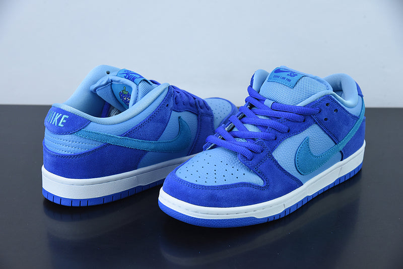 Nike Dunk SB Low Pro "Blue Raspberry"