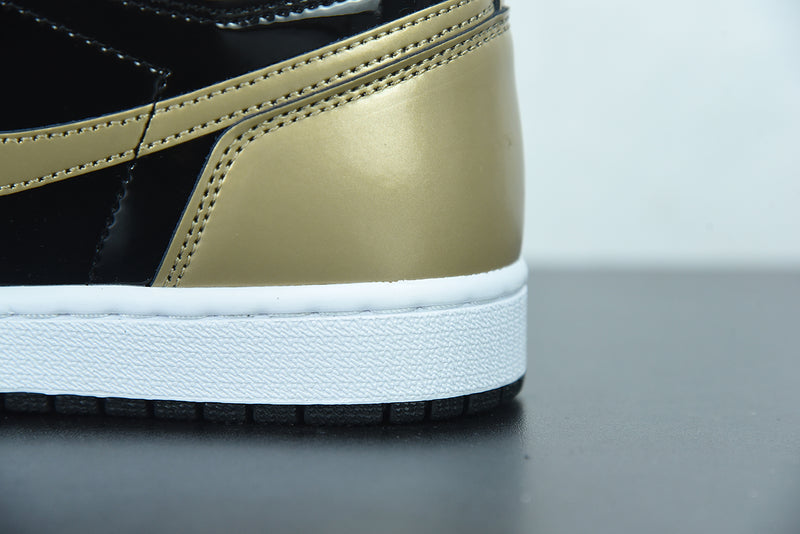 Nike Air Jordan 1 Retrô High NRG Patent Gold Toe